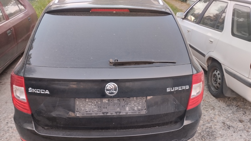 gepek vrata skoda superb combi  3T9827025D